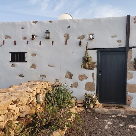 Cecilio Bed & Breakfast Tefía