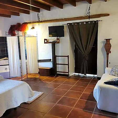 Cecilio Bed & Breakfast Tefía